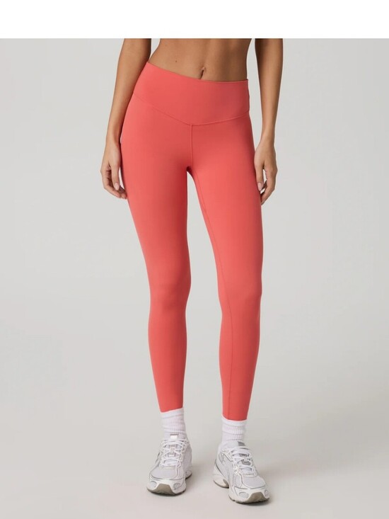 Vuori Pants - Vuori AllTheForm Legging - Short Size XL. Bright Coral